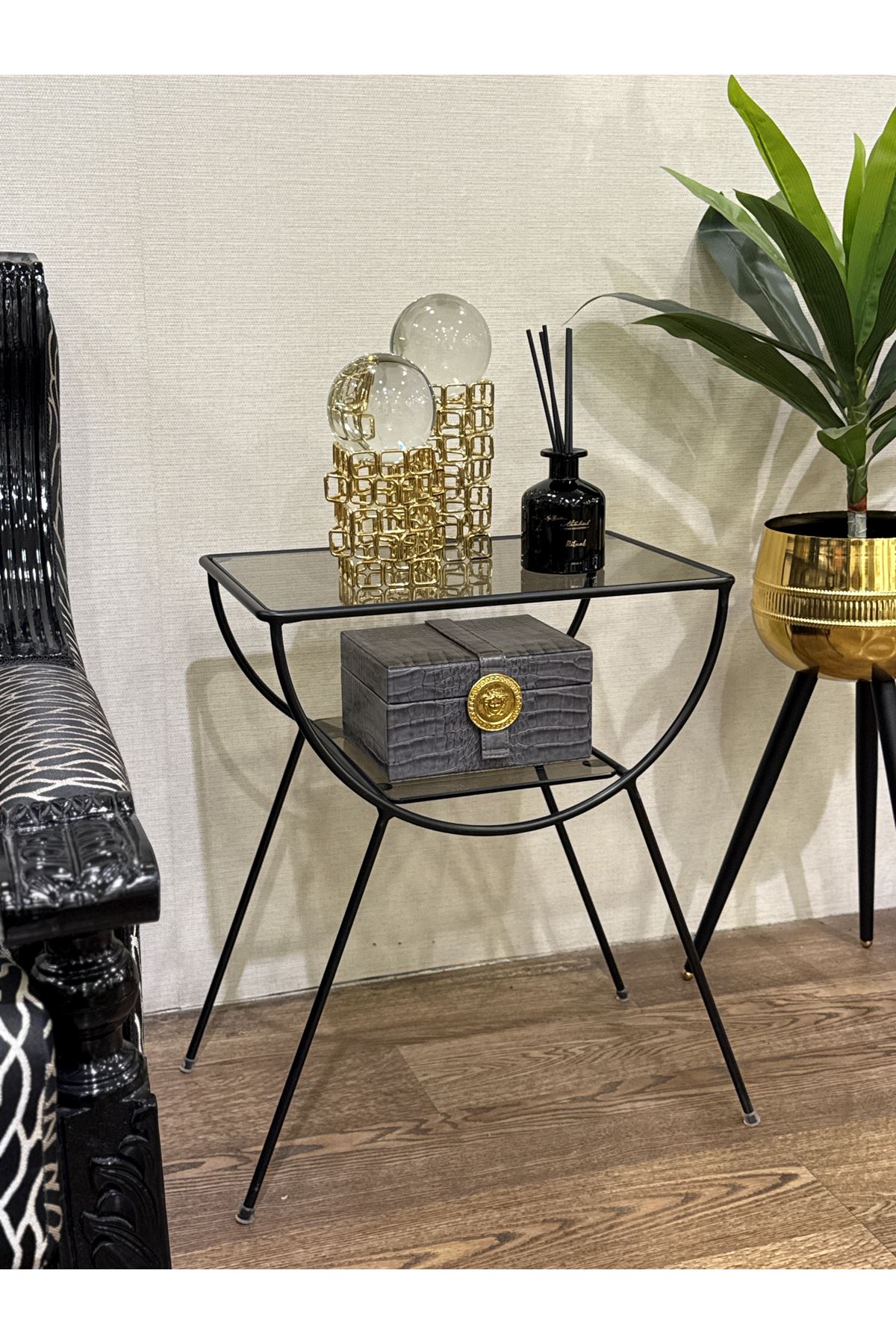 Pars Metal Camlı Yan Sehpa Siyah-Füme