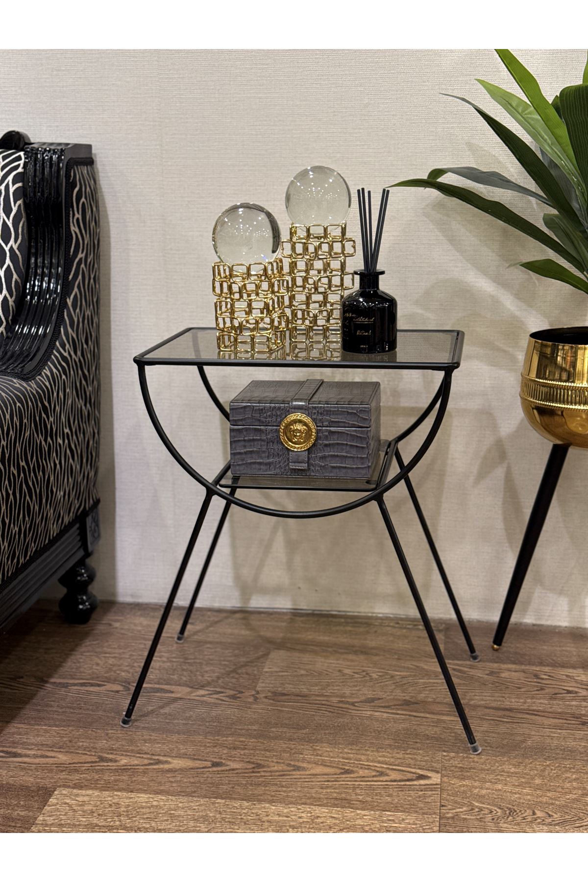 Pars Metal Camlı Yan Sehpa Siyah-Füme